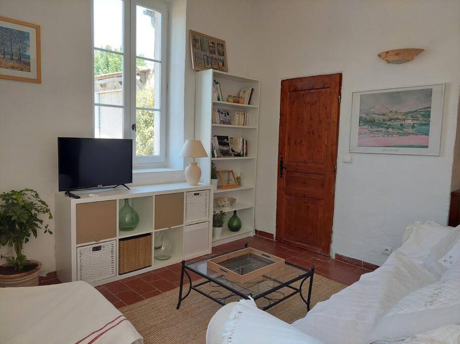 Maison De Cesar Saint-Saturnin-les-Apt Exterior photo
